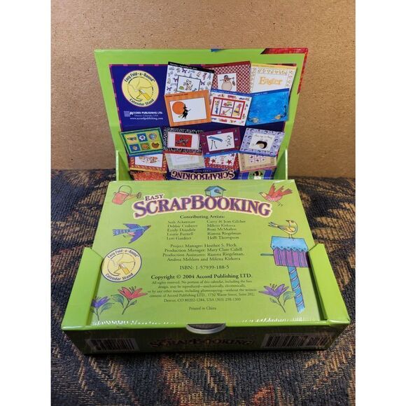 Easy Scrapbooking DIY Frames 2005 Calendar Kit- NIB - Picture 2 of 7